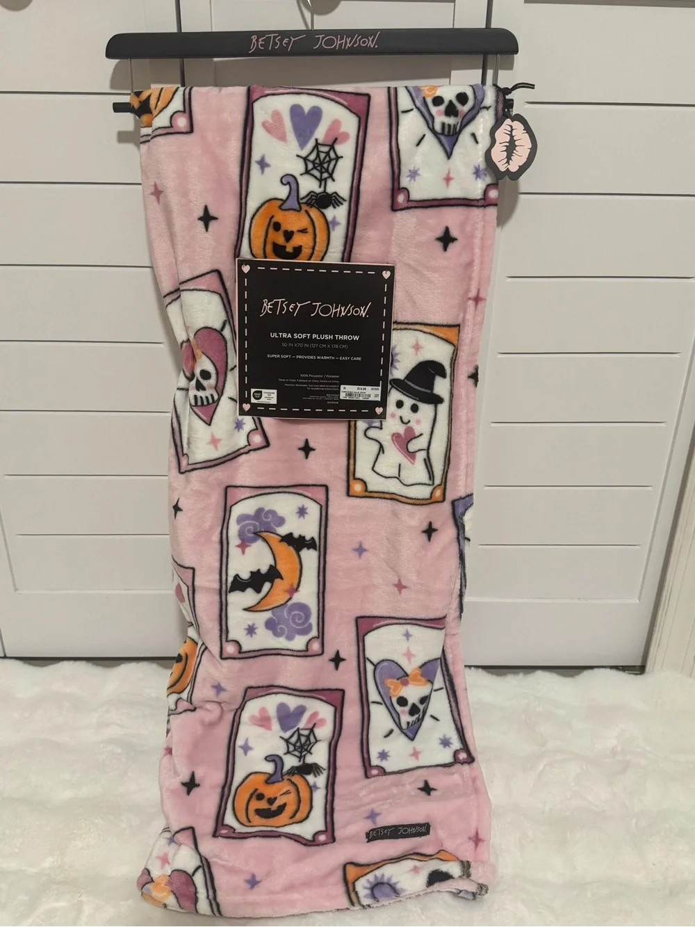 NWT Betsey Johnson Ultra Soft Plush Halloween pumpkin, skull ghost, Throw Blanke